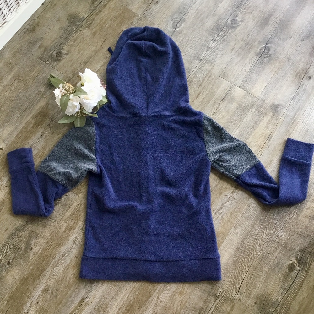 NWT Victorias Secret Pink Campus Soft Fuzzy Hoodie - Picture 4 of 6